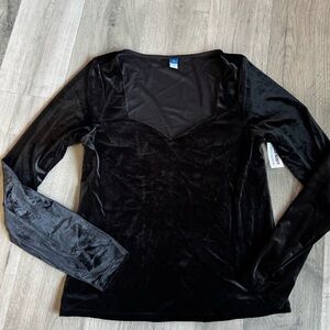 🖤NEW🖤 Fitted Velvet Top